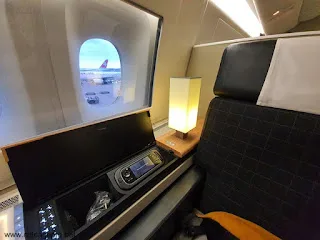 Zurich-Bangkok By B773