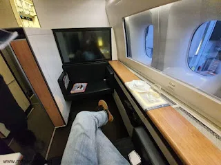 LX180 B773 First Class