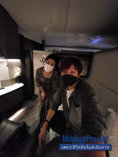 Singapore Air Cabin crew on A380 First Class Suites SQ Cabin crew on A380 First Class Suites