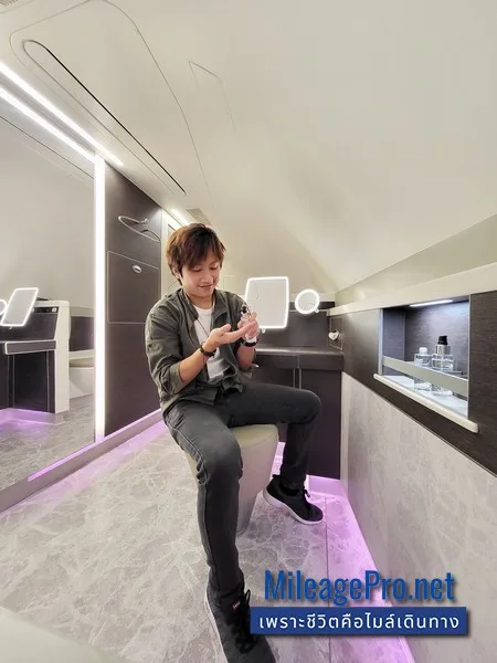 Singapore air First Class Suite A380 Large lavatories SQ First Class Suite A380 Large lavatories