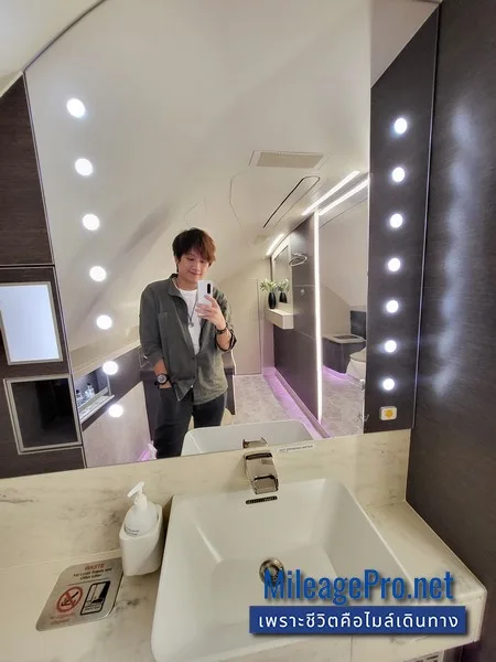 Woody in SQ First Class Suite Woody in Singapore airlines First Class Suite